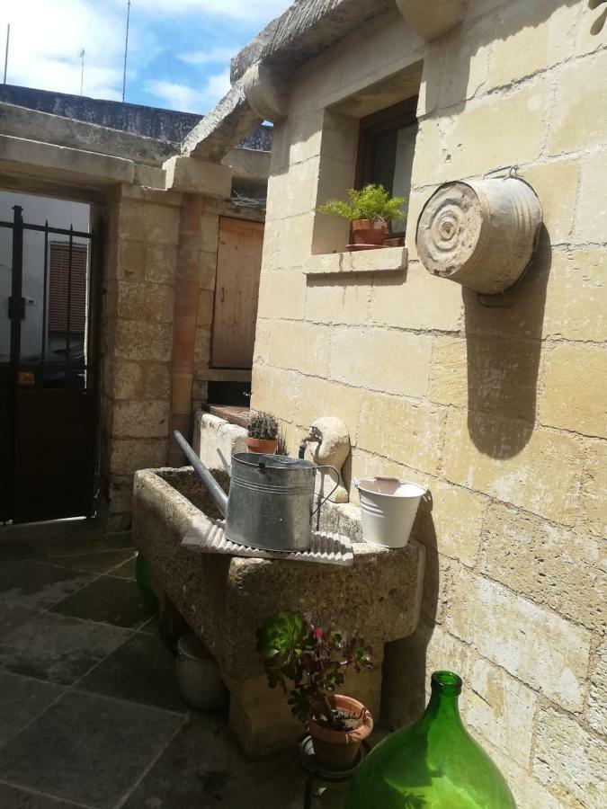Borgo in corte Martano Esterno foto